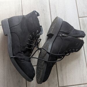 H&M Size 9 Men's Black Lace-Up Boots